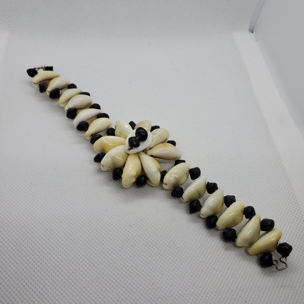 Island Boho Shell Bracelet - Picture 5 of 5